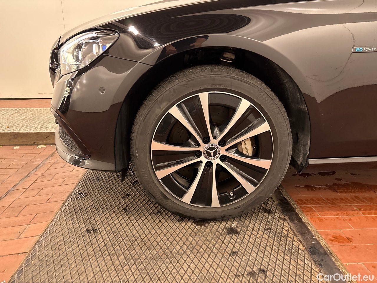 Mercedes  E-Klasse 300 de 4Matic T 9G-TRONIC Avantgarde Automatic Diesel/Electric  53 #10