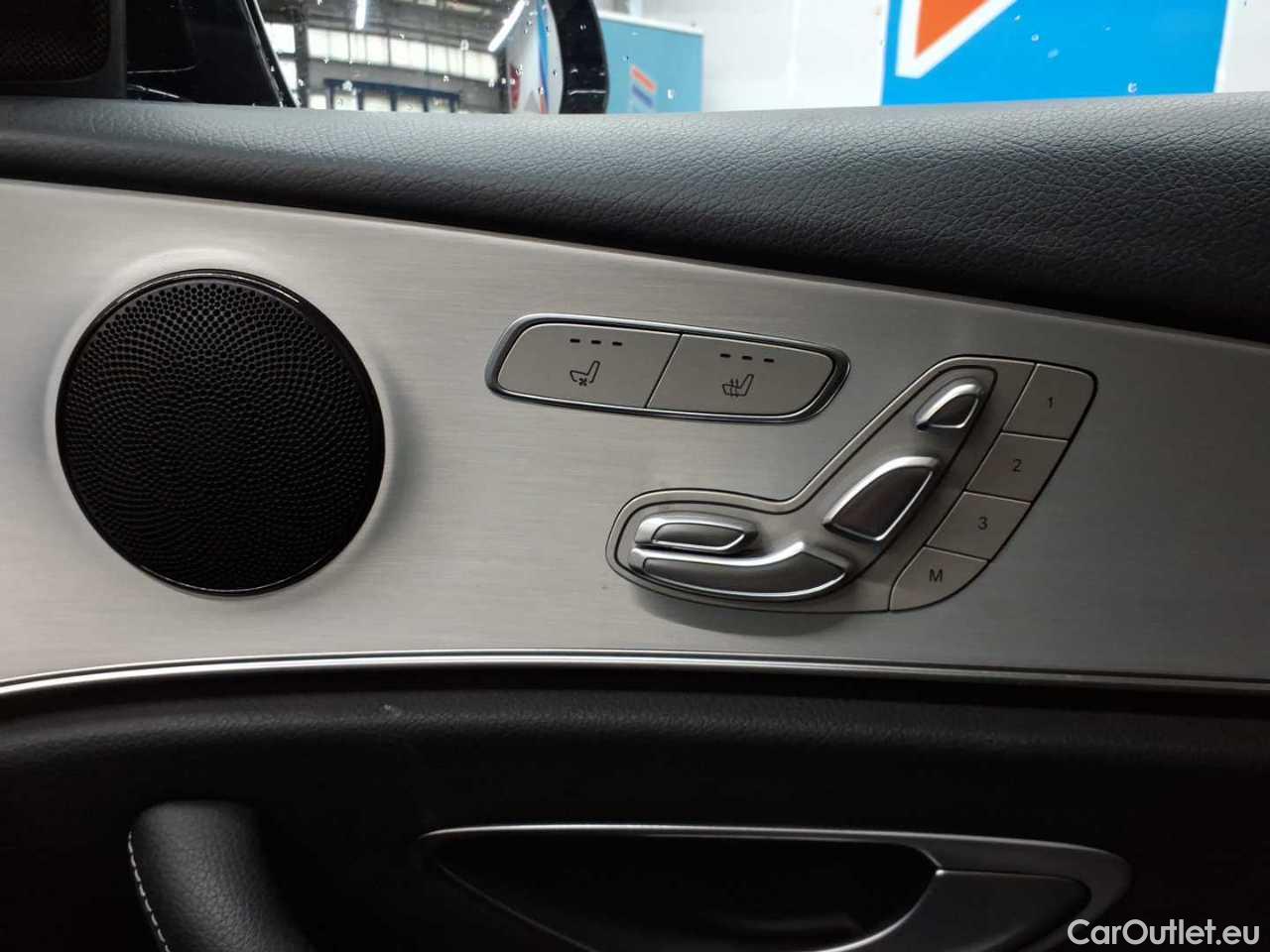 Mercedes  E-Klasse 300 de 4Matic T 9G-TRONIC Avantgarde Automatic Diesel/Electric  53 #19