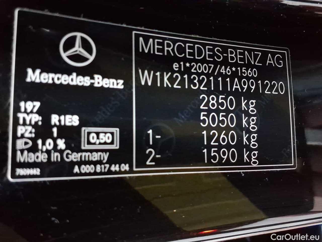 Mercedes  E-Klasse 300 de 4Matic T 9G-TRONIC Avantgarde Automatic Diesel/Electric  53 #12