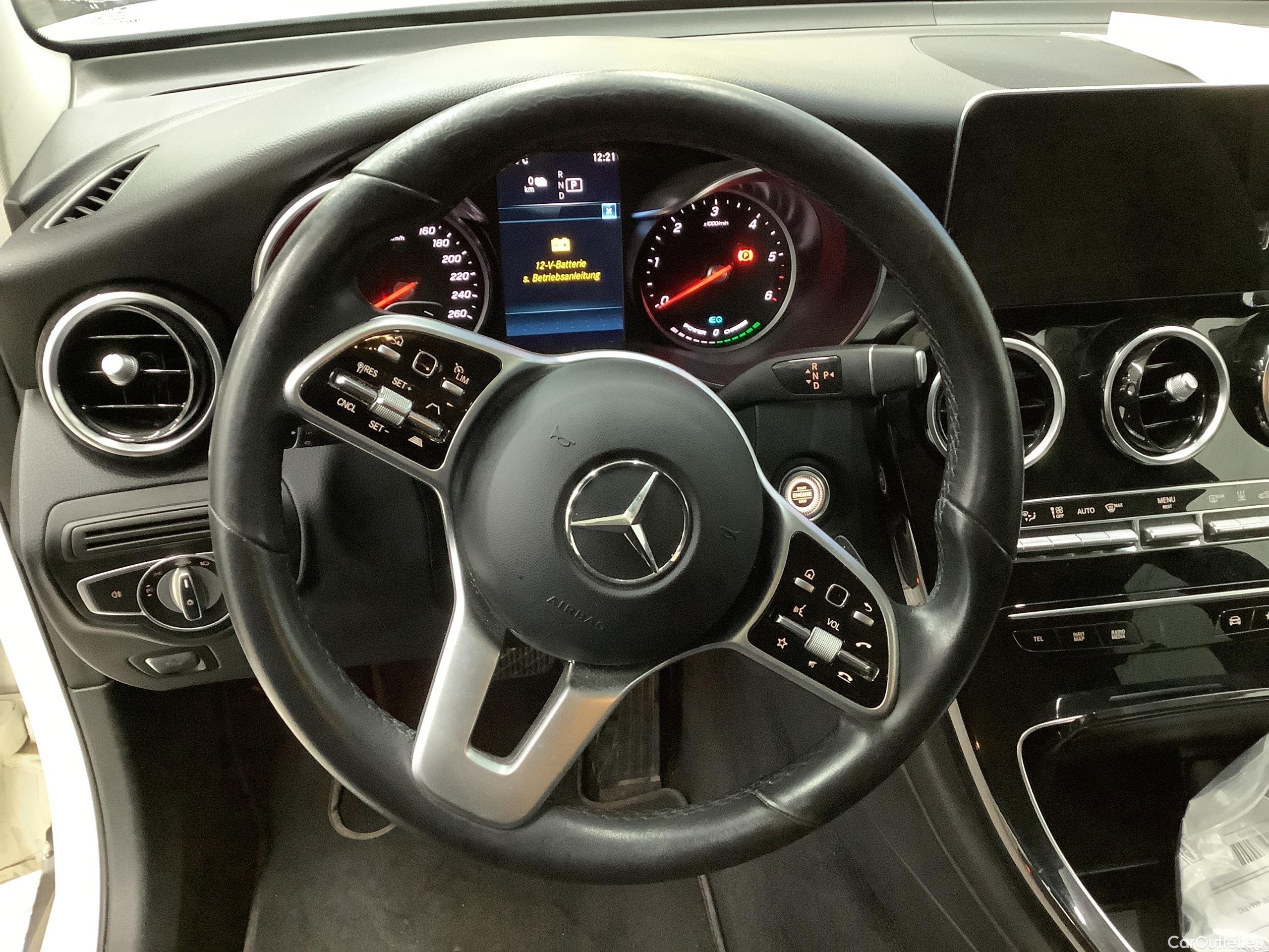 Mercedes  GLC 300 de 4Matic 9G-TRONIC Automatic Diesel/Electric  73 #17