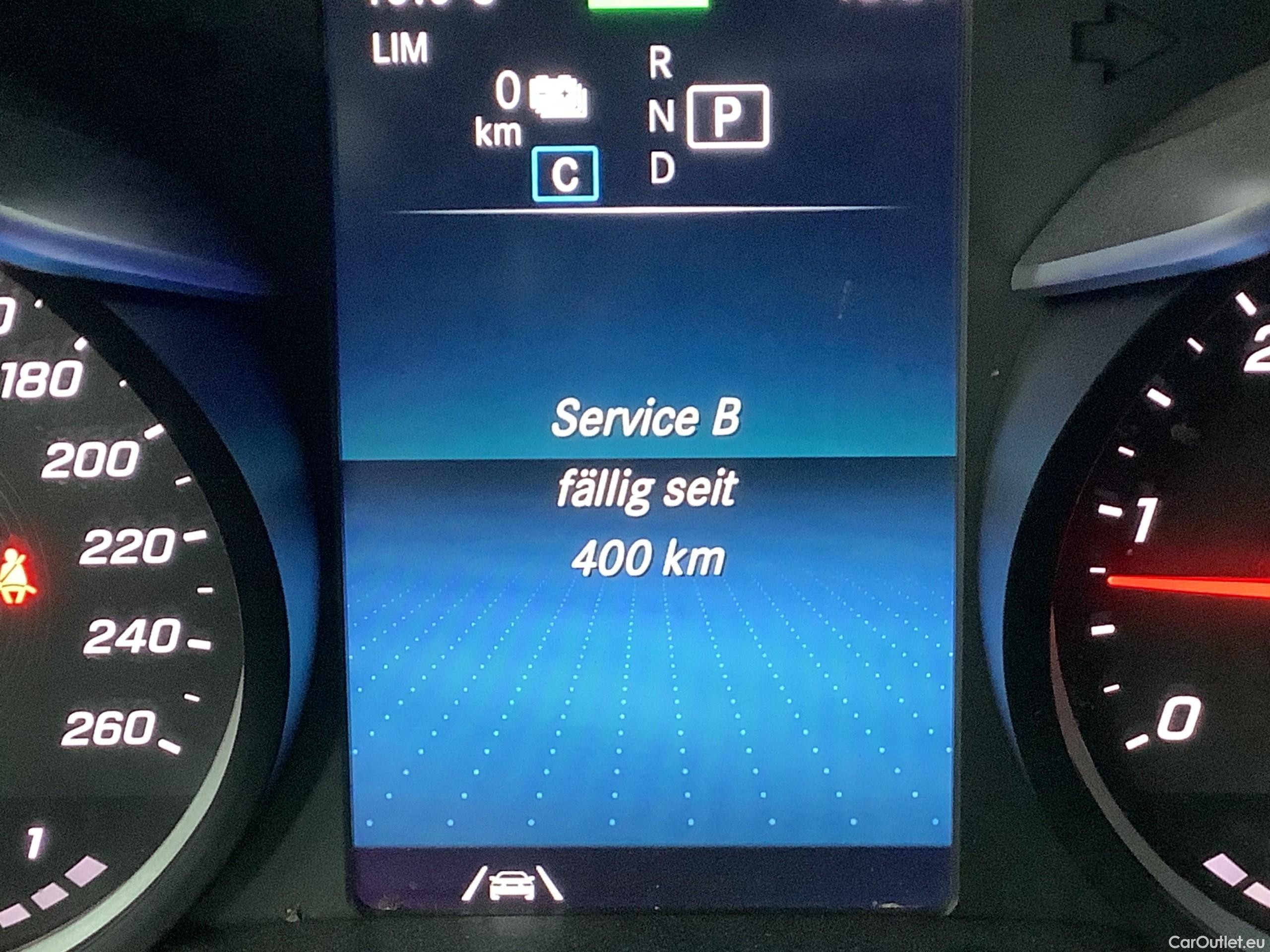 Mercedes  GLC 300 de 4Matic 9G-TRONIC Automatic Diesel/Electric  73 #36