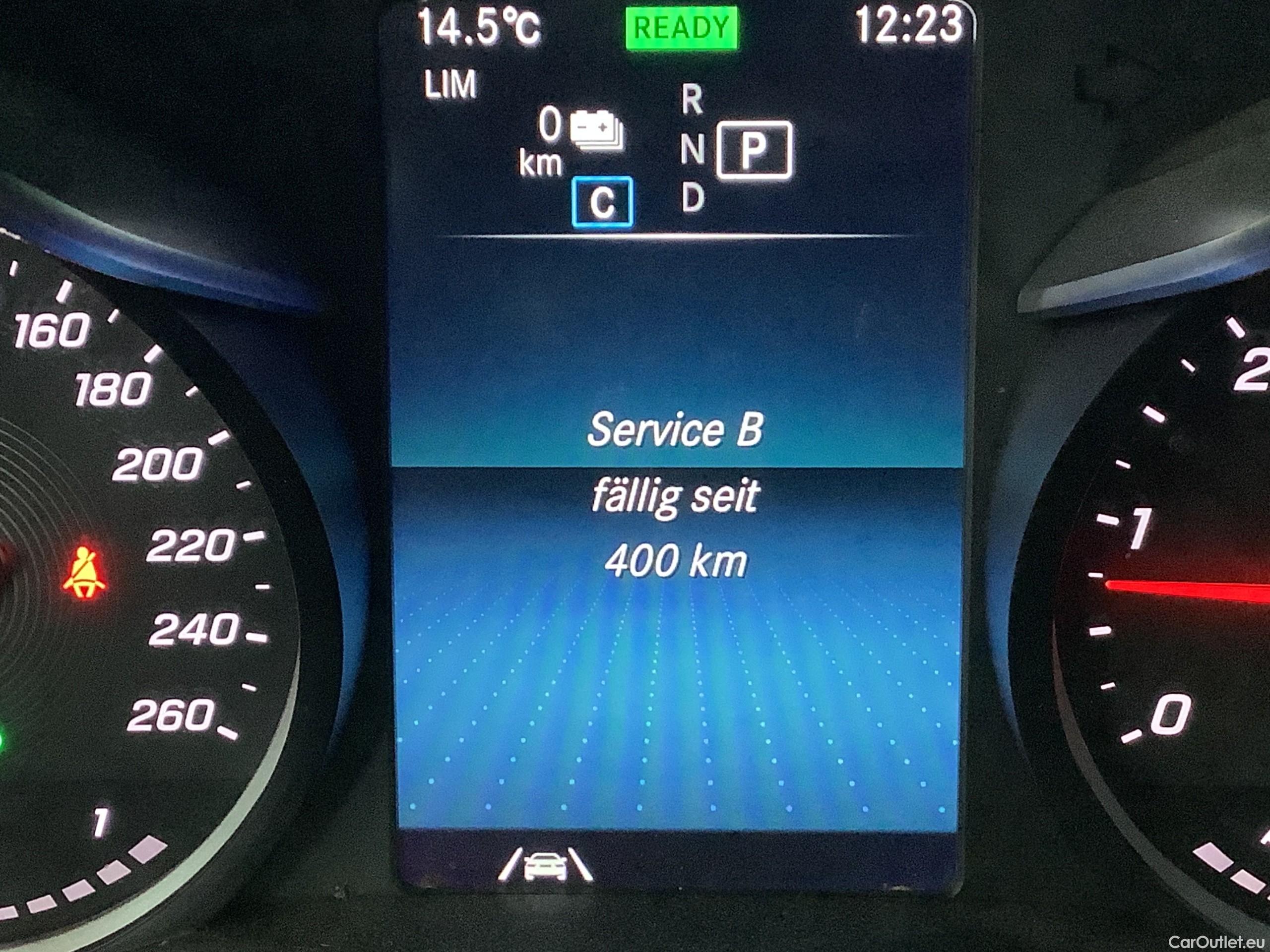 Mercedes  GLC 300 de 4Matic 9G-TRONIC Automatic Diesel/Electric  73 #21