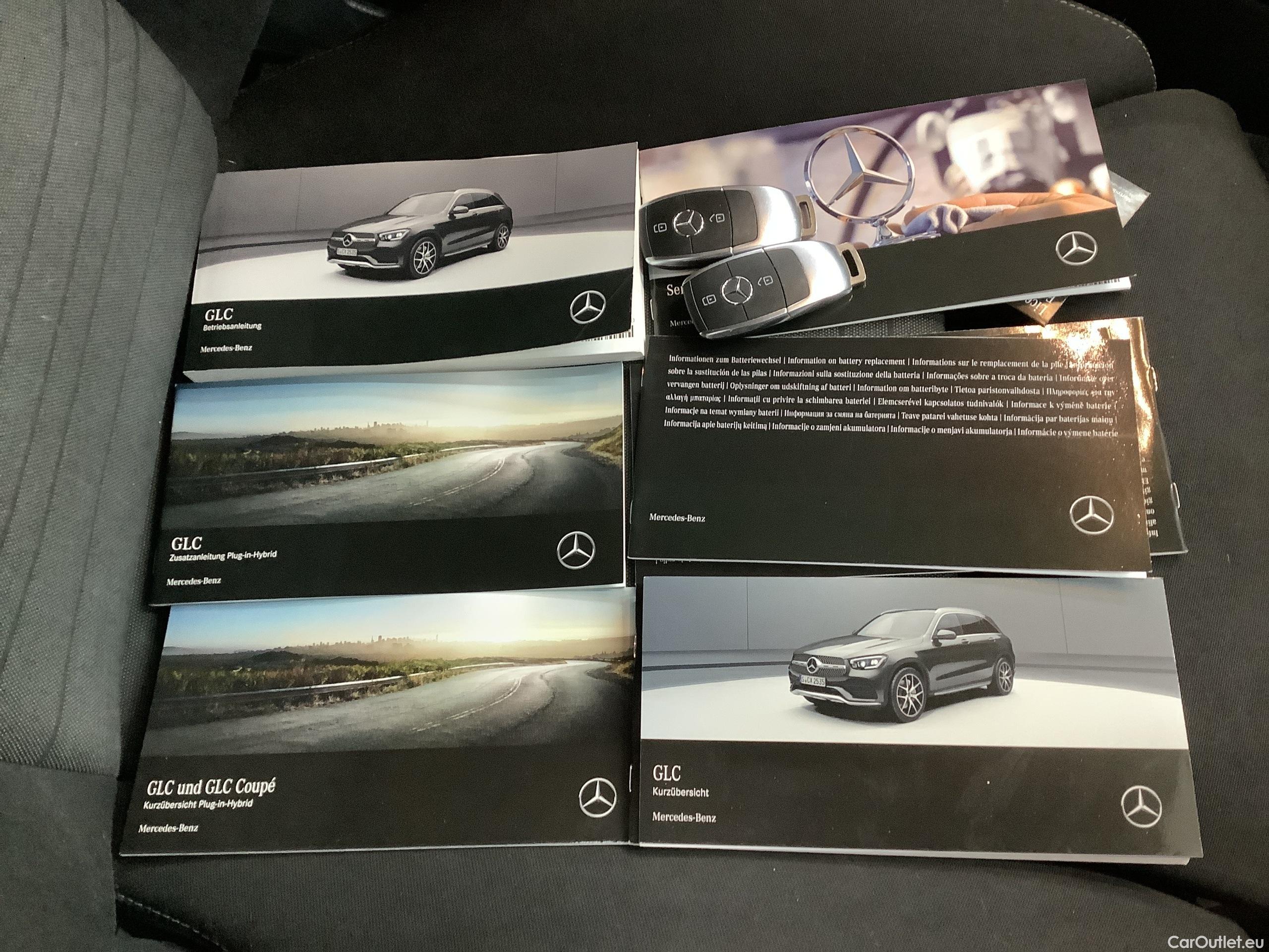 Mercedes  GLC 300 de 4Matic 9G-TRONIC Automatic Diesel/Electric  73 #32