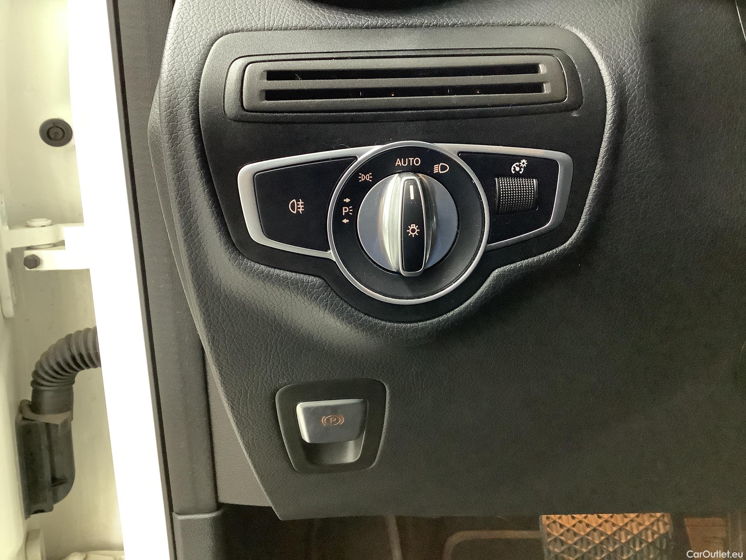 Mercedes  GLC 300 de 4Matic 9G-TRONIC Automatic Diesel/Electric  73 #16