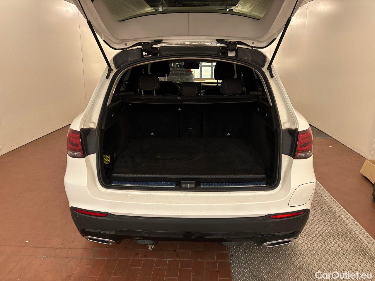 Mercedes  GLC 300 de 4Matic 9G-TRONIC Automatic Diesel/Electric  73 #5