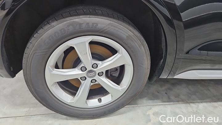 Audi  Q5 40 TDI S tronic quattro sport #10