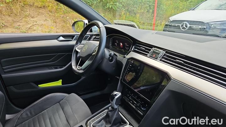 Volkswagen  Passat 2.0 TDI SCR Elegance Variant #7