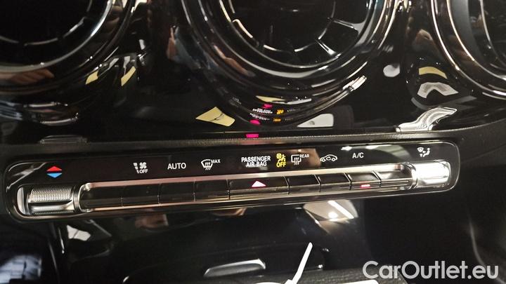 Mercedes  A-Klasse A 180 d DCT #14