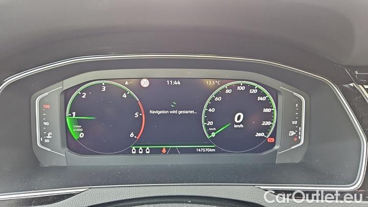 Volkswagen  Passat 2.0 TDI SCR Elegance Variant #5