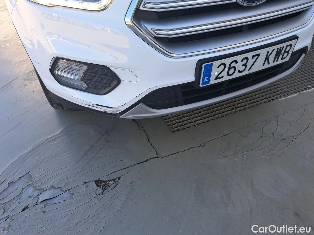  Ford  Kuga FORD  / 2016 / 5P / todoterreno 1.5 EcoBoost 88kW 4x2 Trend+ (CX) #18
