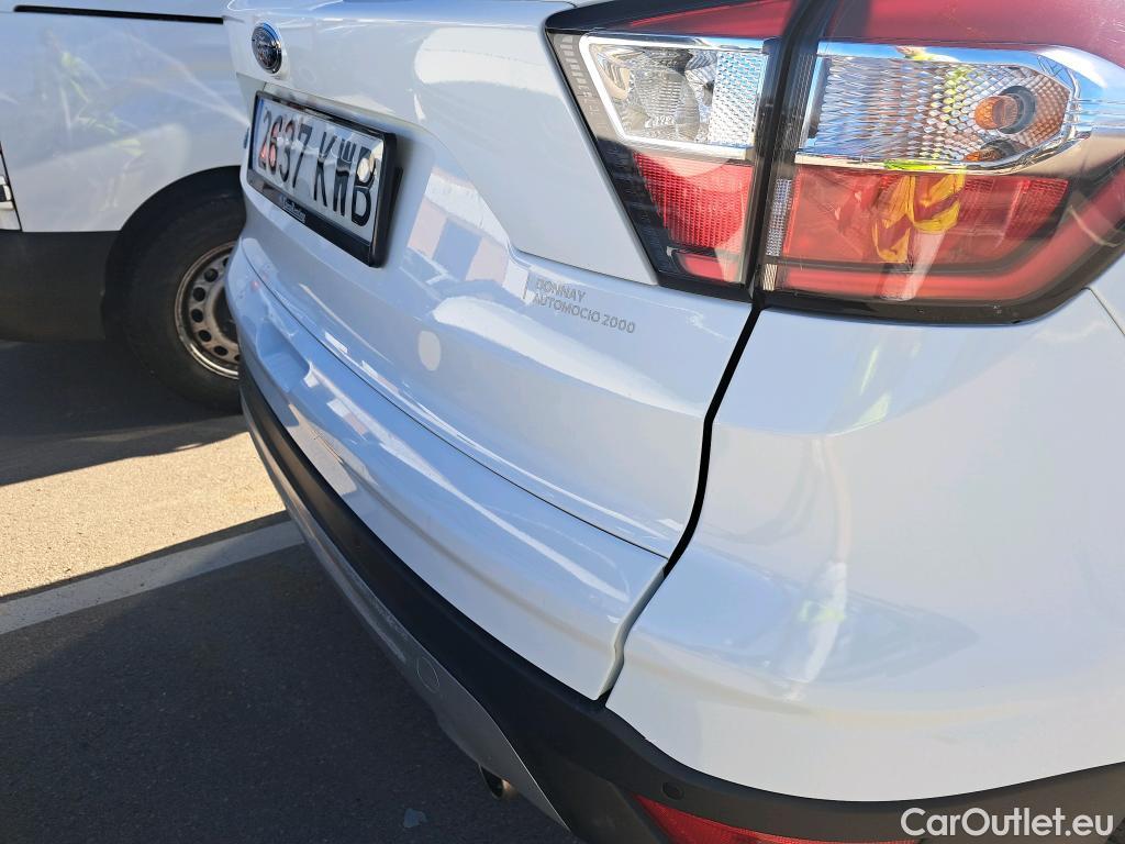  Ford  Kuga FORD  / 2016 / 5P / todoterreno 1.5 EcoBoost 88kW 4x2 Trend+ (CX) #26