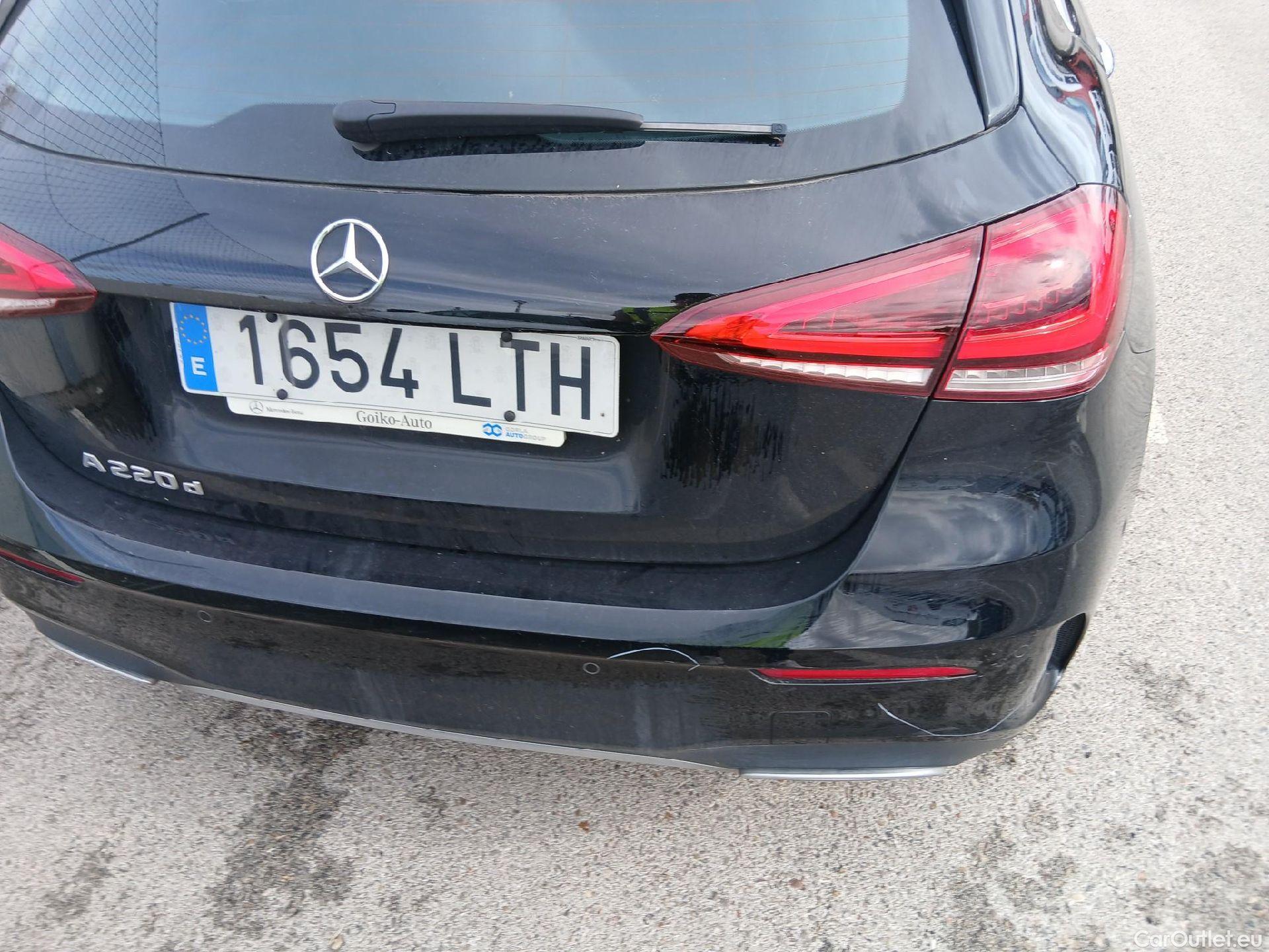Mercedes  A-Klasse MERCEDES-BENZ Clase A / 2018 / 5P / berlina con portón A 220 d #18