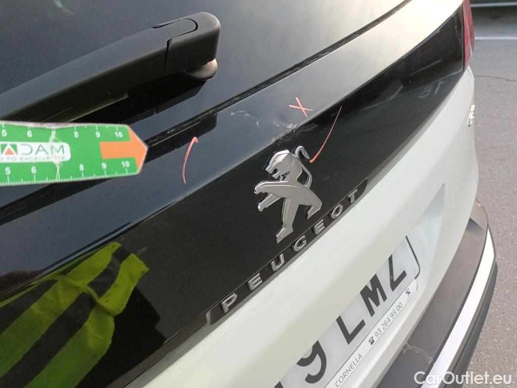  Peugeot  3008 PEUGEOT  / 2020 / 5P / todoterreno 1.6 PureTech 132KW S&S GT Pack EAT8 #33