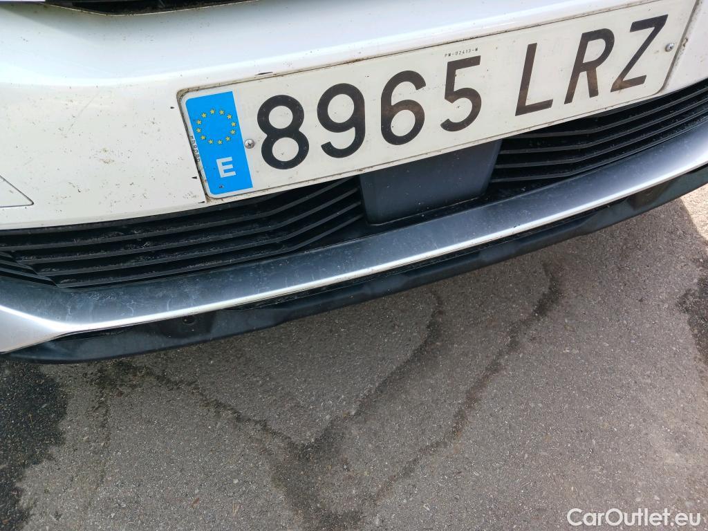  Peugeot  3008 PEUGEOT  / 2020 / 5P / todoterreno 1.2 PureTech 96KW S&S Active Pack EAT8 #25