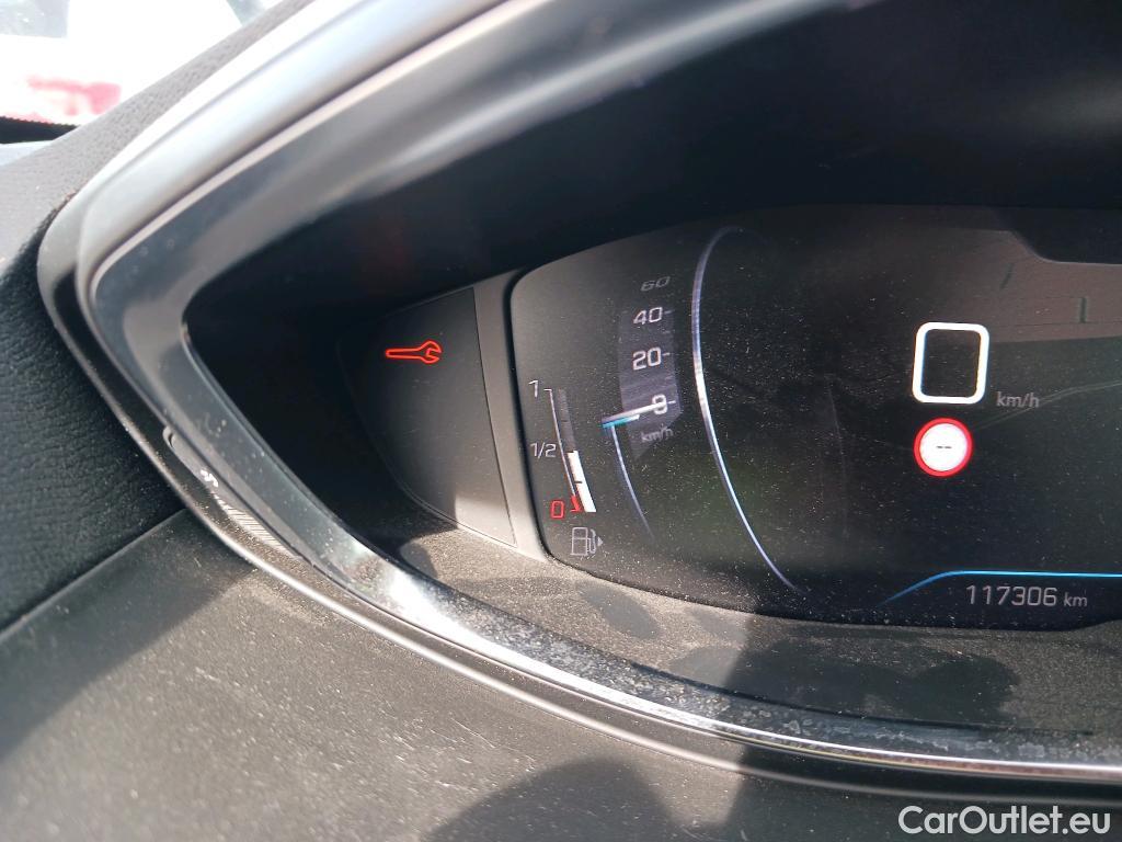  Peugeot  3008 PEUGEOT  / 2020 / 5P / todoterreno 1.2 PureTech 96KW S&S Active Pack EAT8 #32