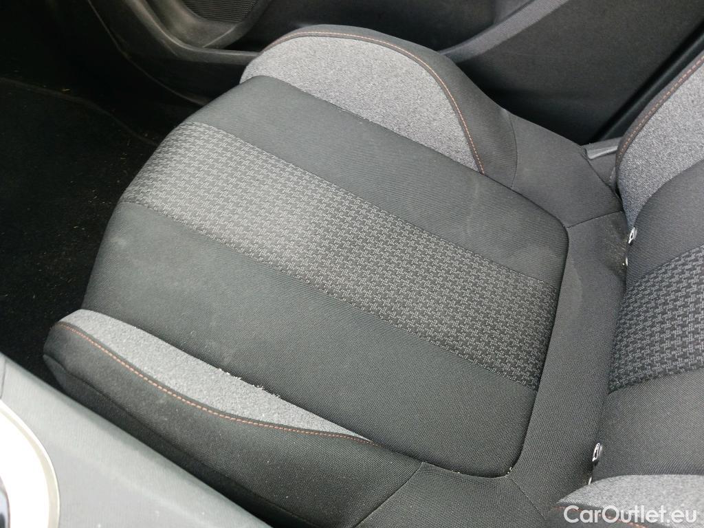  Peugeot  3008 PEUGEOT  / 2020 / 5P / todoterreno 1.2 PureTech 96KW S&S Active Pack EAT8 #19