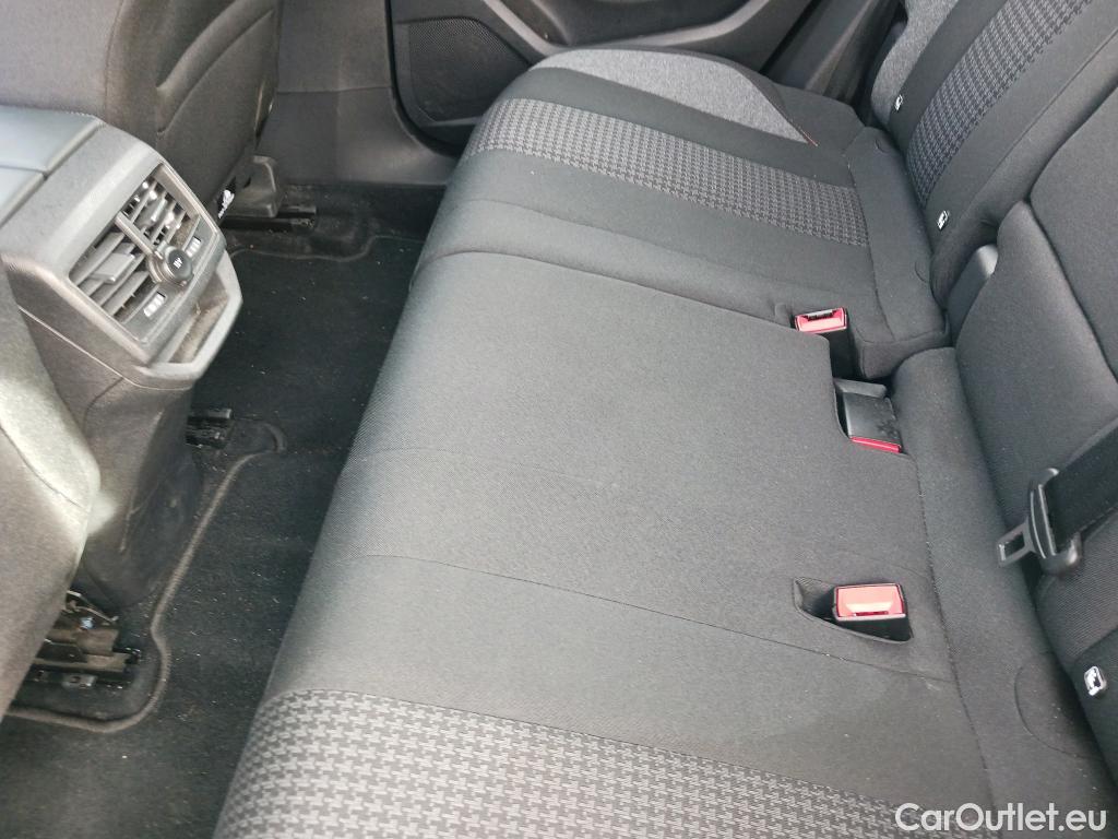  Peugeot  3008 PEUGEOT  / 2020 / 5P / todoterreno 1.2 PureTech 96KW S&S Active Pack EAT8 #16