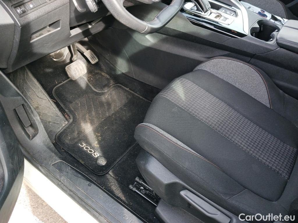  Peugeot  3008 PEUGEOT  / 2020 / 5P / todoterreno 1.2 PureTech 96KW S&S Active Pack EAT8 #18