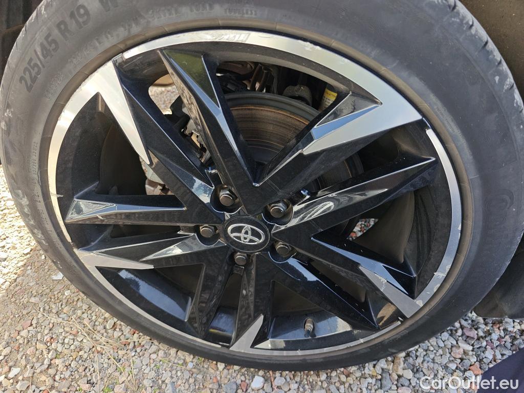 Toyota  C-HR TOYOTA  / 2019 / 5P / todoterreno 2.0 180H GR Sport Black Edition #18