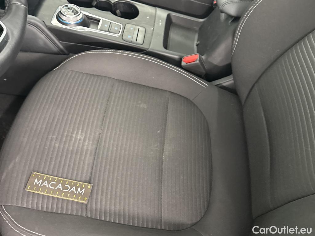 Ford  Kuga FORD  / 2019 / 5P / SUV 2.5 190 hybrid Flexifuel Pshift Titanium #10