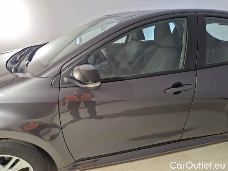 Toyota  Yaris MAZDA MAZDA2 HYBRID / 2024 / 5P / BERLINA FULL HYBRID ELECTRIC 1.5 VVT CENTRE-LINE #40