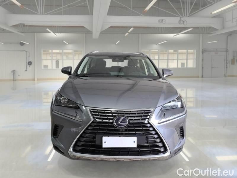 Lexus  NX LEXUS  / 2017 / 5P / SUV HYBRID BUSINESS 4WD #6