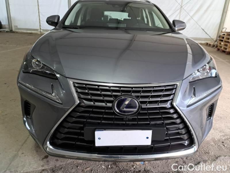 Lexus  NX LEXUS  / 2017 / 5P / SUV HYBRID BUSINESS 4WD #29