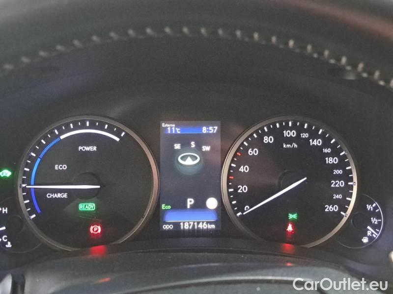 Lexus  NX LEXUS  / 2017 / 5P / SUV HYBRID BUSINESS 4WD #4