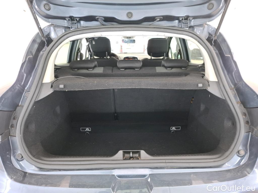 Renault  Clio  IV Business 1.5 dCi 90CV BVM5 E6 #10