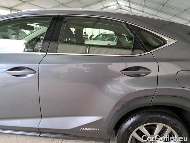 Lexus  NX LEXUS  / 2017 / 5P / SUV HYBRID BUSINESS 4WD #57
