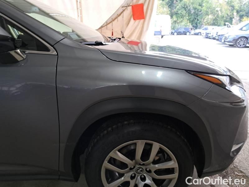 Lexus  NX LEXUS  / 2017 / 5P / SUV HYBRID BUSINESS 4WD #36