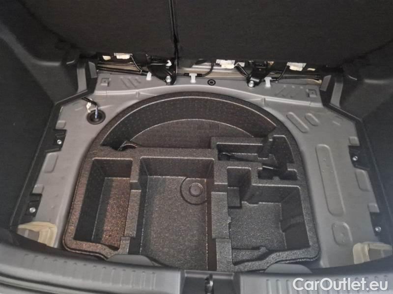 Toyota  Yaris MAZDA MAZDA2 HYBRID / 2024 / 5P / BERLINA FULL HYBRID ELECTRIC 1.5 VVT CENTRE-LINE #54