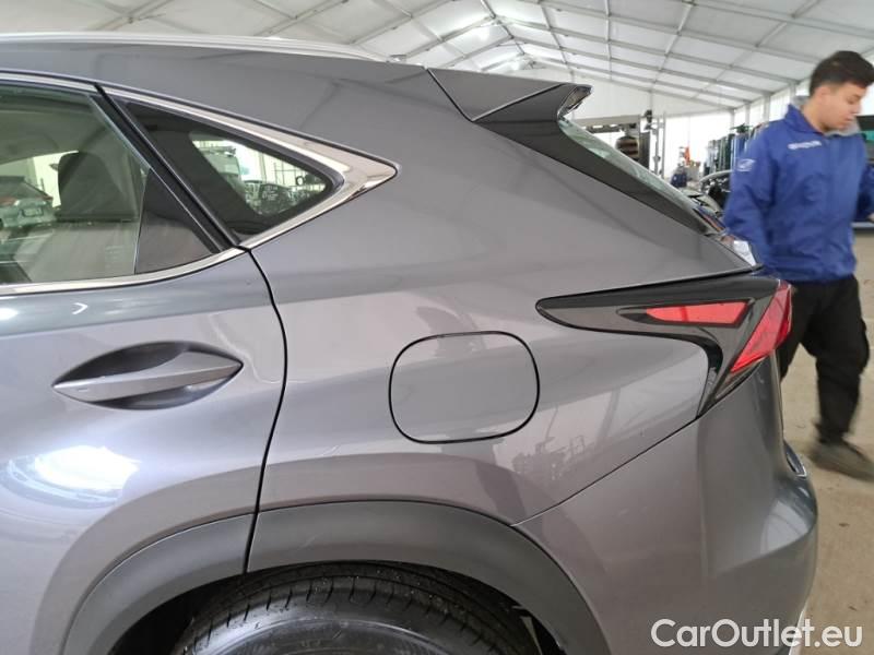 Lexus  NX LEXUS  / 2017 / 5P / SUV HYBRID BUSINESS 4WD #51