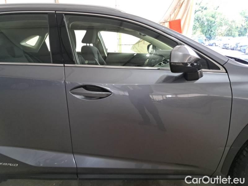 Lexus  NX LEXUS  / 2017 / 5P / SUV HYBRID BUSINESS 4WD #39