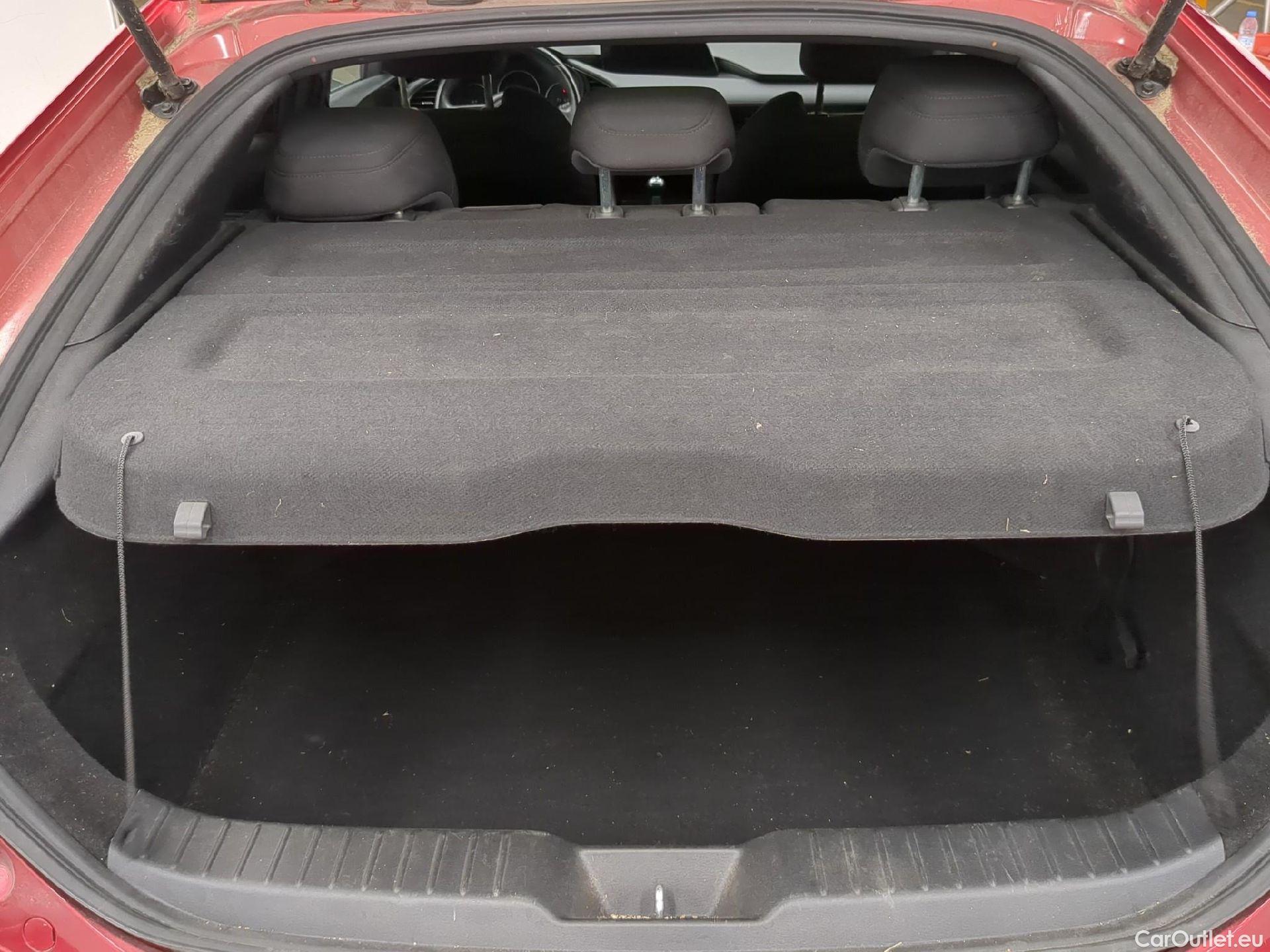 Mazda  3 MAZDA Mazda / 2019 / 5P / Berline Skyactiv-X M-Hybrid 180 Sportline #9
