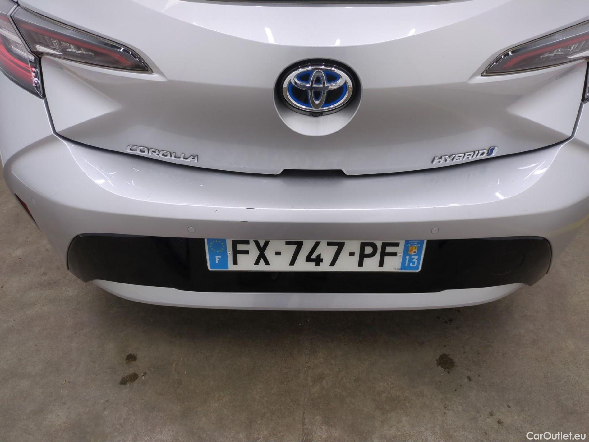 Toyota  Corolla TOYOTA  / 2018 / 5P / Berline Hybride 122h Dynamic Business Stage Acad #35