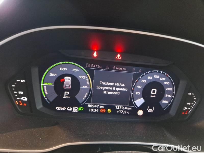 Audi  Q3 AUDI  / 2018 / 5P / SUV 45 TFSI E S TRONIC S LINE EDITION #4