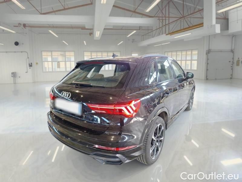 Audi  Q3 AUDI  / 2018 / 5P / SUV 45 TFSI E S TRONIC S LINE EDITION #2