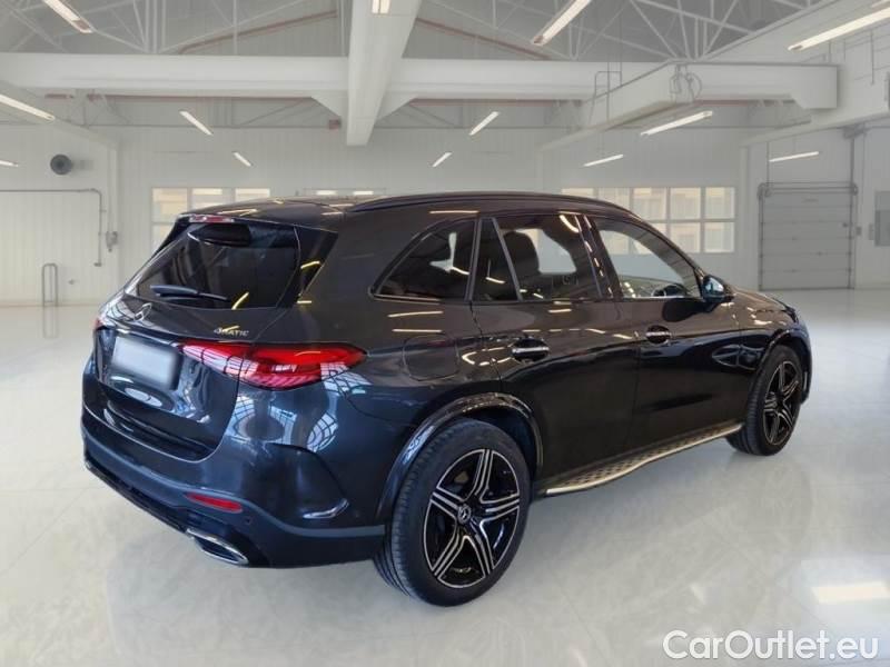 Mercedes  GLC MERCEDES-BENZ  / 2022 / 5P / SUV  300E 4M PLUG-IN HYB. AMG PREMIUM #2