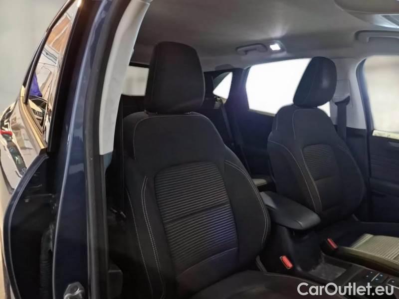 Ford  Kuga FORD  / 2019 / 5P / SUV 2.5 BENZINA PHEV 225CV 2WD TIT.BUS. AUT #13