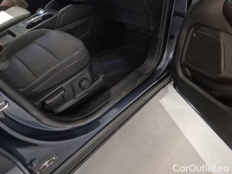 Ford  Kuga FORD  / 2019 / 5P / SUV 2.5 BENZINA PHEV 225CV 2WD TIT.BUS. AUT #63