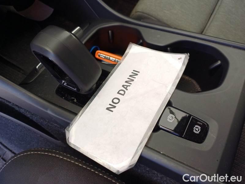 Volvo  XC 40 VOLVO XC40 / 2021 / 5P / SUV T5 RECHARGE PLUG-IN AUTO CORE #97
