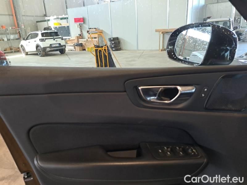 Volvo  XC60 VOLVO  / 2017 / 5P / SUV T6 PLUG-IN AWD AUTO RECHARGE INS. EXP #92