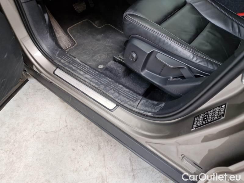 Volvo  XC 40 VOLVO XC40 / 2017 / 5P / SUV T5 PLUG-IN HYBRID AUTO RECHARGE INSCR. #77