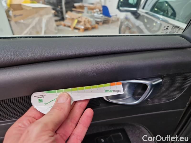 Volvo  XC 40 VOLVO XC40 / 2017 / 5P / SUV T5 PLUG-IN HYBRID AUTO RECHARGE INSCR. #101