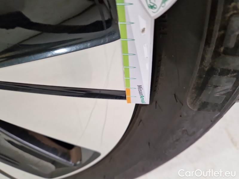 Volvo  XC 40 VOLVO XC40 / 2021 / 5P / SUV T4 RECHARGE PLUG-IN AUTO ESSENTIAL #93