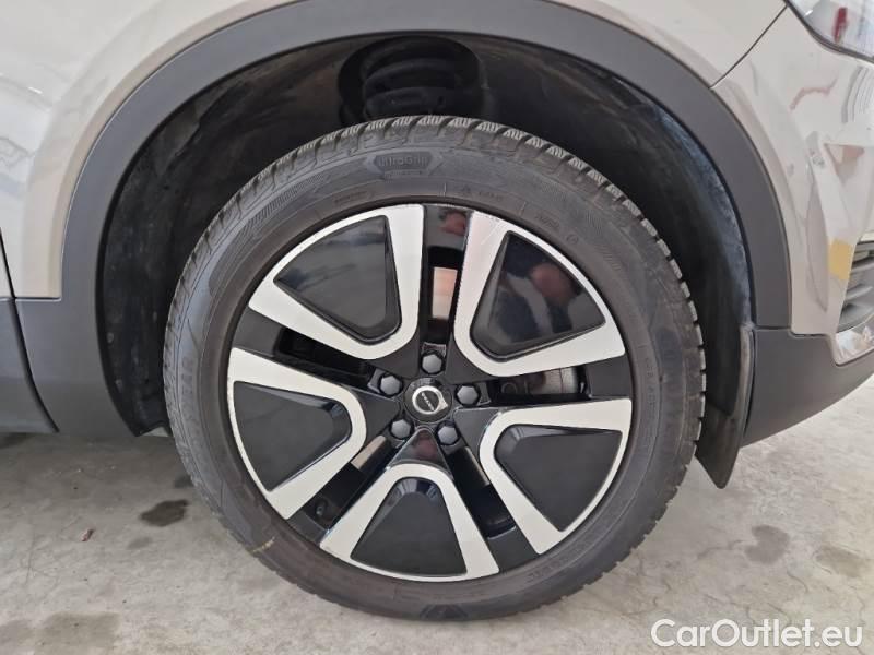 Volvo  XC 40 VOLVO XC40 / 2017 / 5P / SUV T5 PLUG-IN HYBRID AUTO RECHARGE INSCR. #64