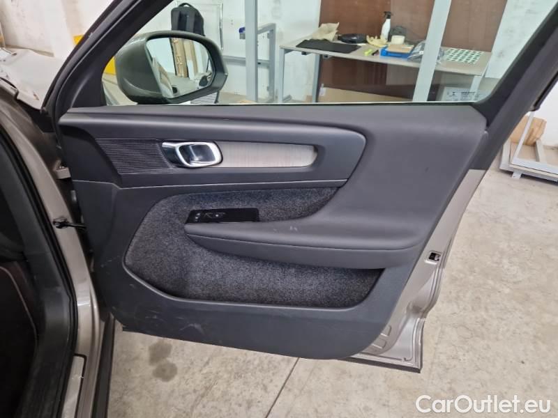 Volvo  XC 40 VOLVO XC40 / 2017 / 5P / SUV T5 PLUG-IN HYBRID AUTO RECHARGE INSCR. #124