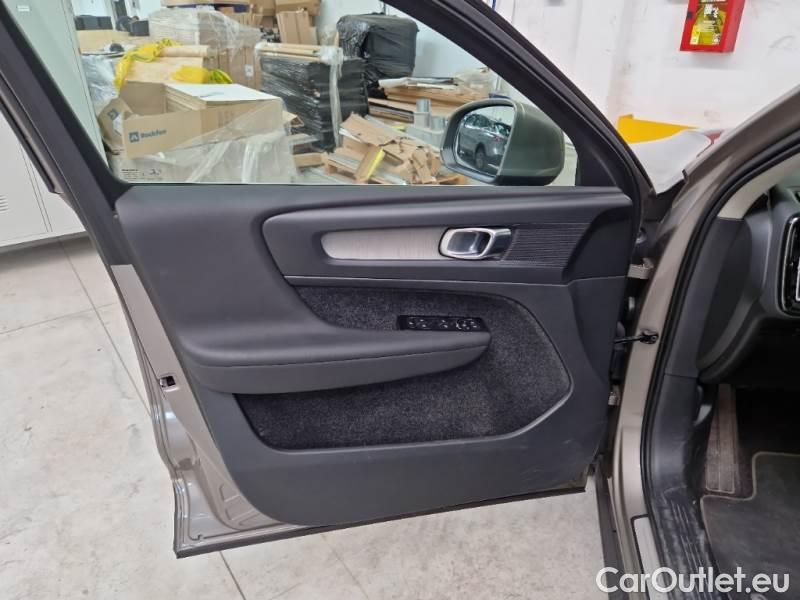 Volvo  XC 40 VOLVO XC40 / 2017 / 5P / SUV T5 PLUG-IN HYBRID AUTO RECHARGE INSCR. #75