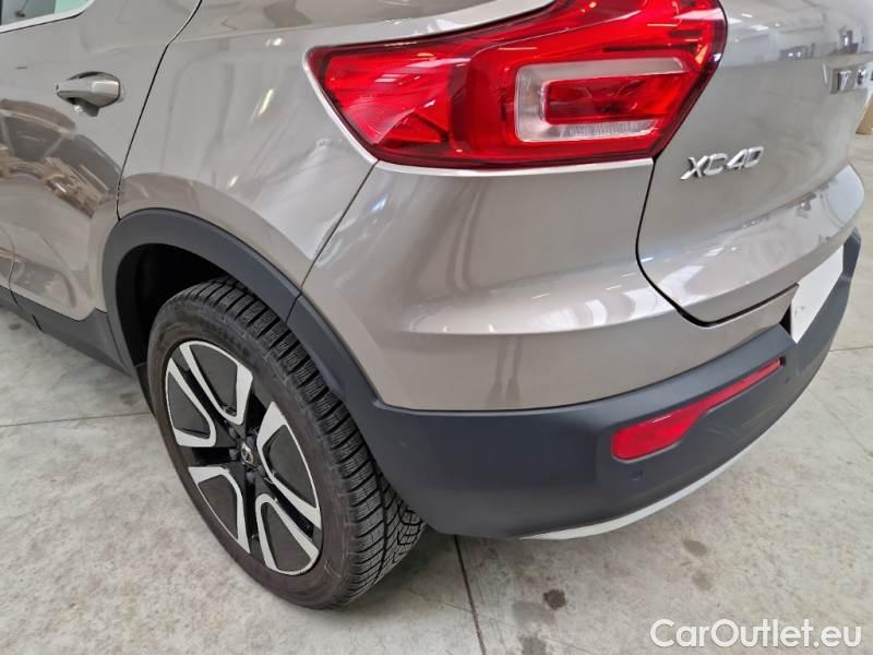 Volvo  XC 40 VOLVO XC40 / 2017 / 5P / SUV T5 PLUG-IN HYBRID AUTO RECHARGE INSCR. #48